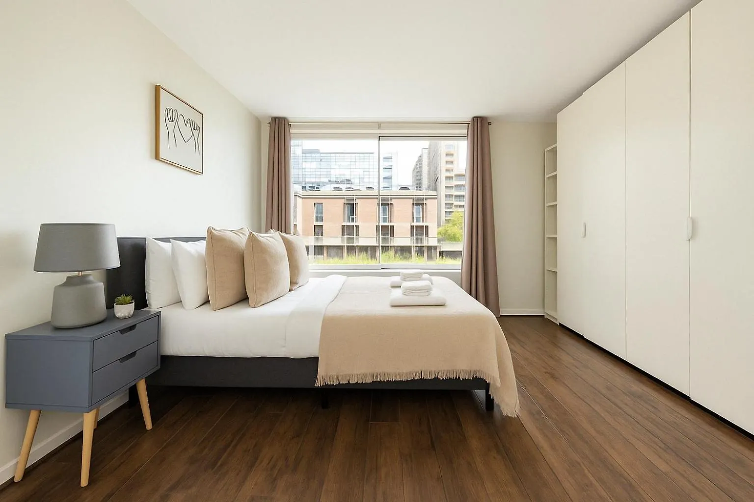 Well-Located City Apartment In Barbican London